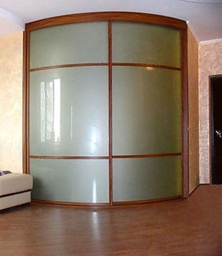 Встроенный шкаф купе радиусный в классическом стиле Усть-Илимск